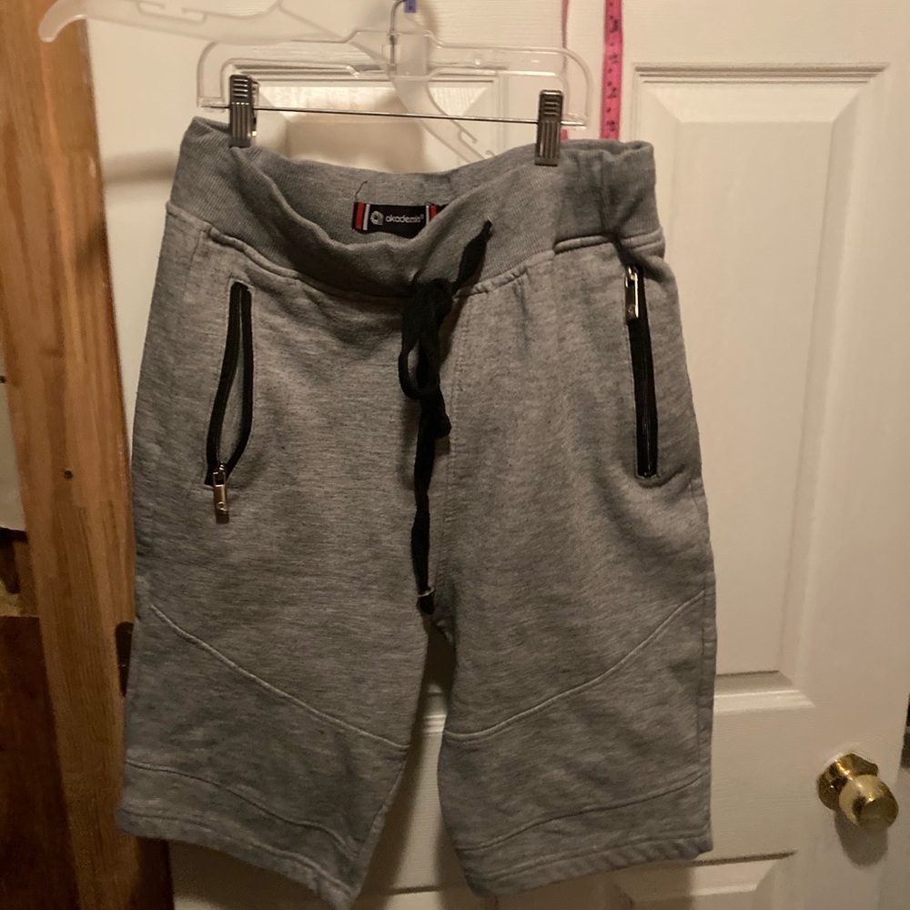 Akademiks shorts large